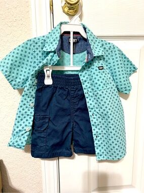 NWOT Toddler Boys DKNY Aqua Short Sleeve Button Up Shirt with Navy Shorts